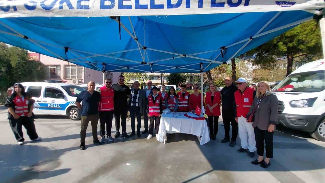 Söke'de Kızılay Haftası Cumhuriyet Meydanı'nda Kutlandı