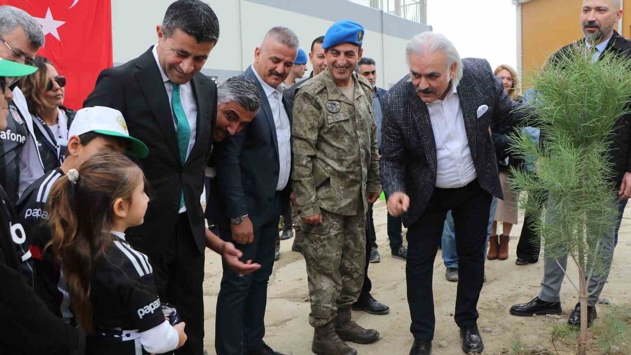 Söke'de 'Yeşil Vatan' için 350 fidan toprakla buluştu