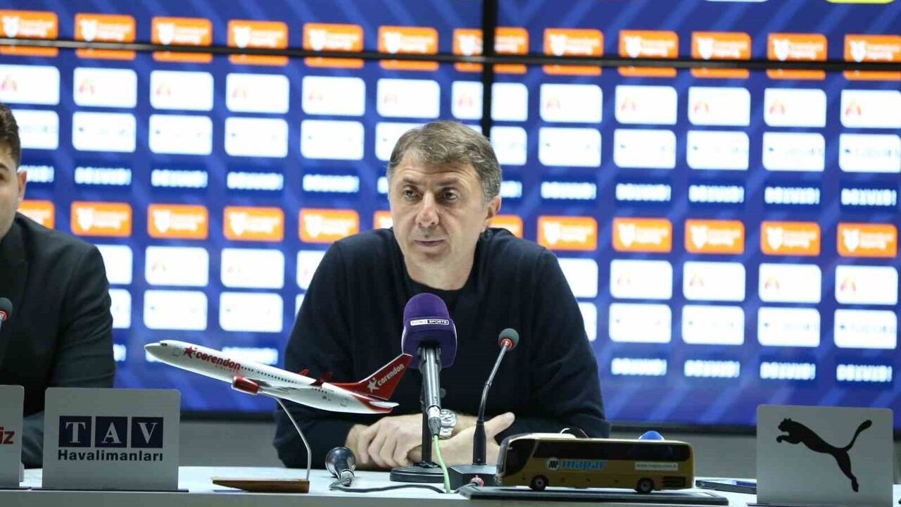 Şota Arveladze: 'Galibiyet her zaman tatlıdır' — Kasımpaşa Corendon Alanyaspor'u 2-1 mağlup etti