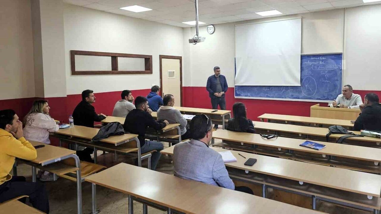 SUBÜ'de 'Sağlık ve Rekreasyon İlişkisi' etkinliğinde dijital riskler ve korunma konuşuldu