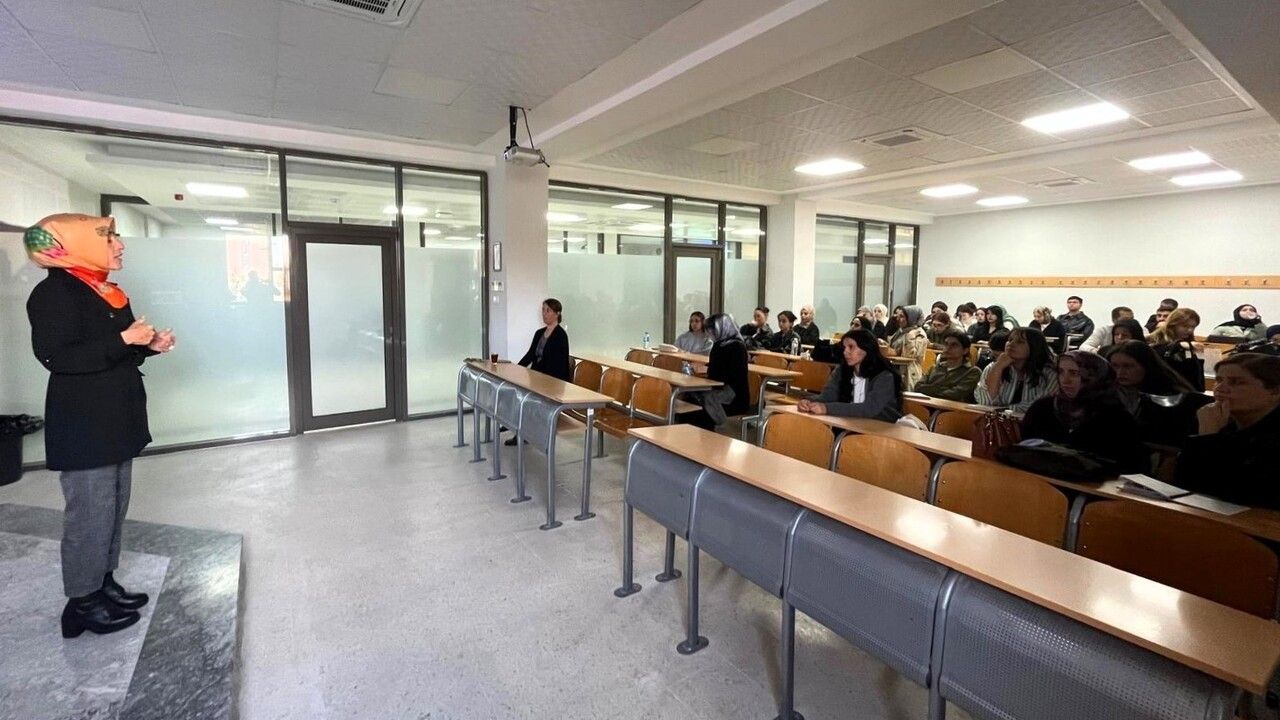 SUBÜ Ferizli MYO'da 'Yükseköğretimde Kalite Güvencesi ve Öğrenci Katılımı' etkinliği düzenlendi