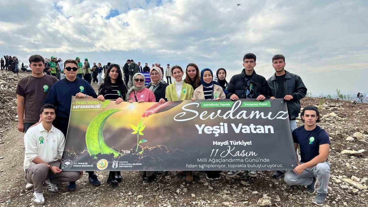 SUBÜ öğrencileri 11 Kasım Milli Ağaçlandırma Günü'nde Söğütlü'de fidan dikti