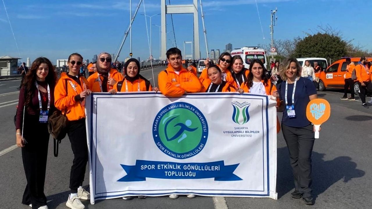SUBÜ öğrencileri 47’nci İstanbul Maratonu'nda gönüllü görev aldı