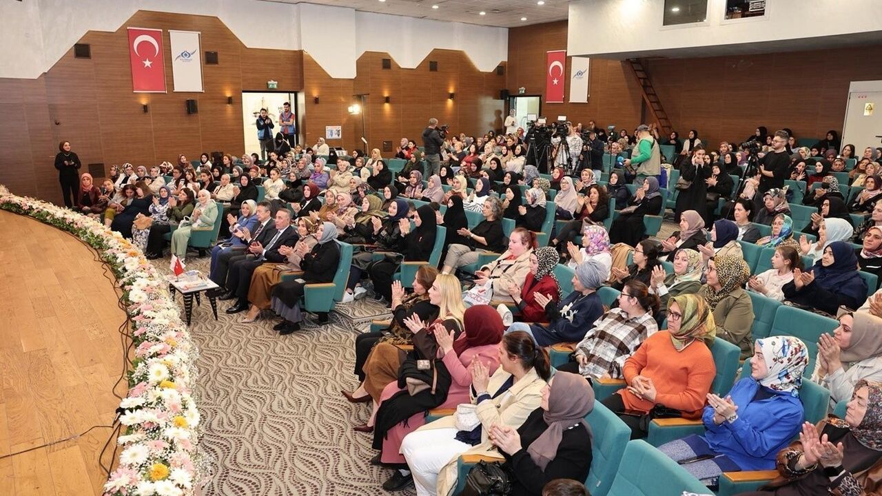Sultangazi Belediyesi, kadınlara özel üç projesini tanıttı