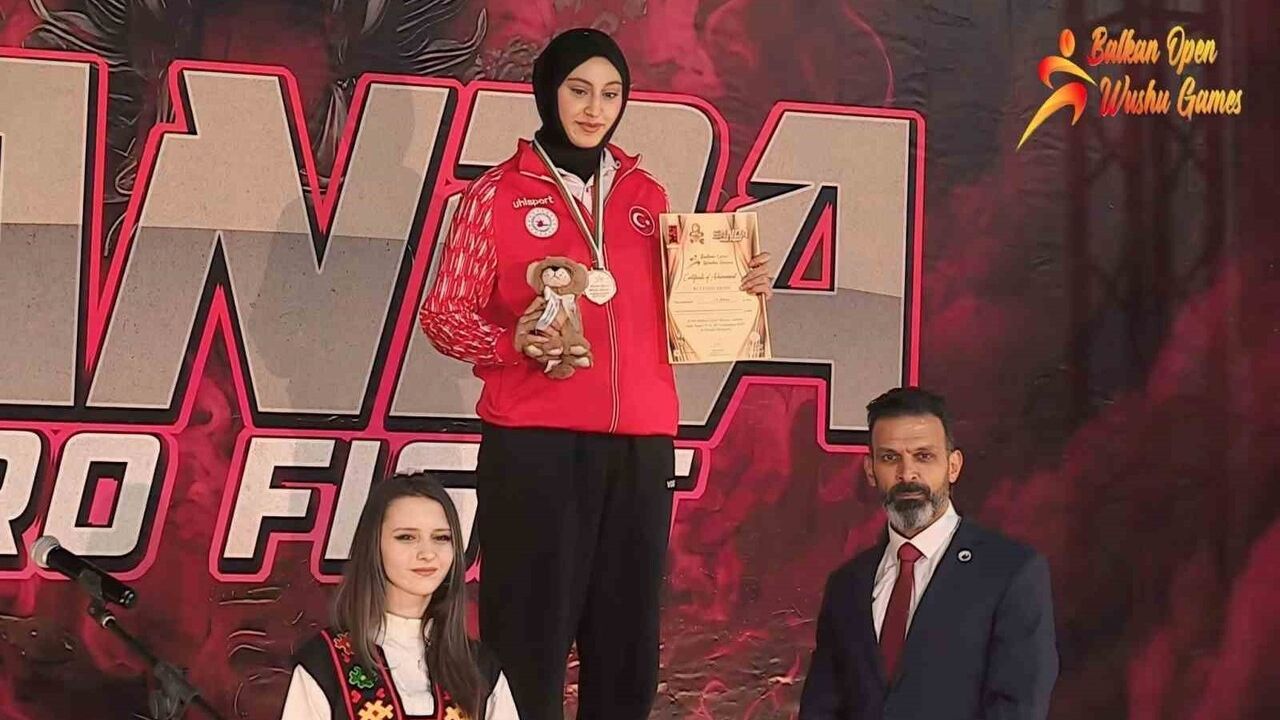 Sultangazili sporculardan Balkan Şampiyonası'nda 3 altın madalya