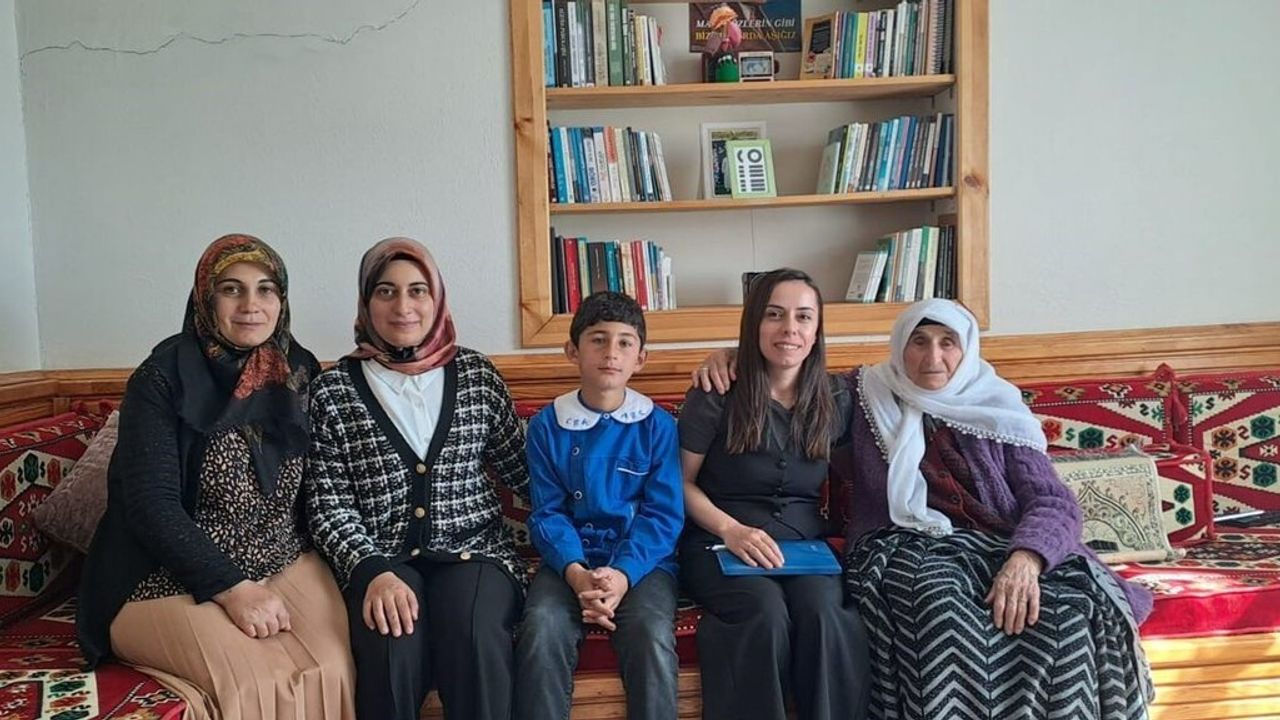 Susuz'da 'Kafkas Projesi' ile Öğrencilere Birebir Destek