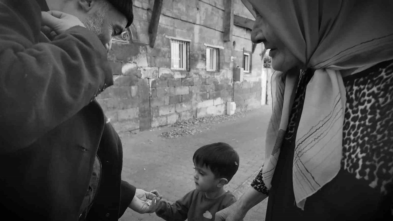 Talas Belediyesi, 'Mavi Boncuklu Cemil Baba' belgeselini hazırladı