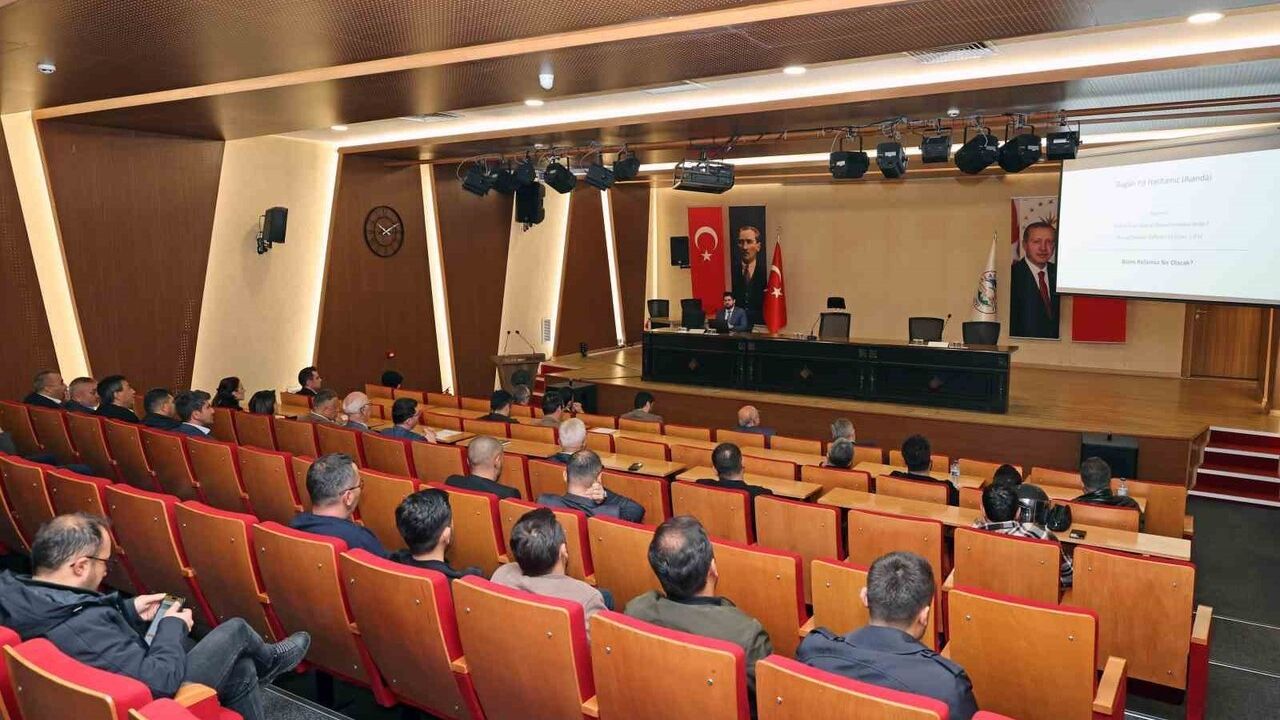 Talas Belediyesi, 'Talas 5.0' kapsamında üç haftalık dijital iletişim eğitimi başlattı