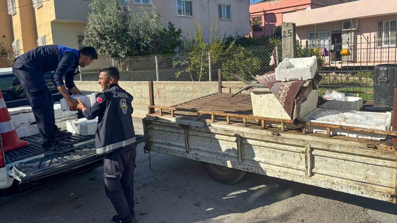 Tarsus'ta zabıta ekipleri 250 kilogram sağlıksız balığa el koydu