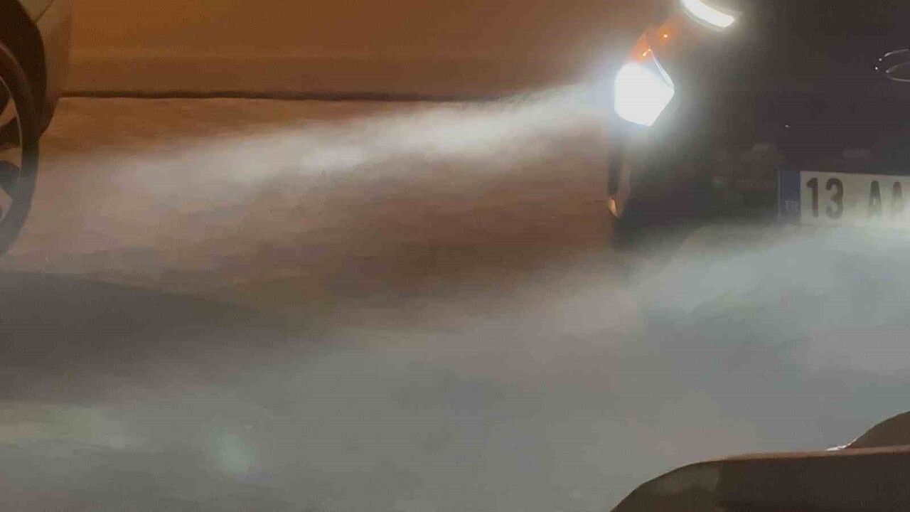 Tatvan'da Akşam Sisleri Görüşü Düşürdü — Sürücülere Uyarı