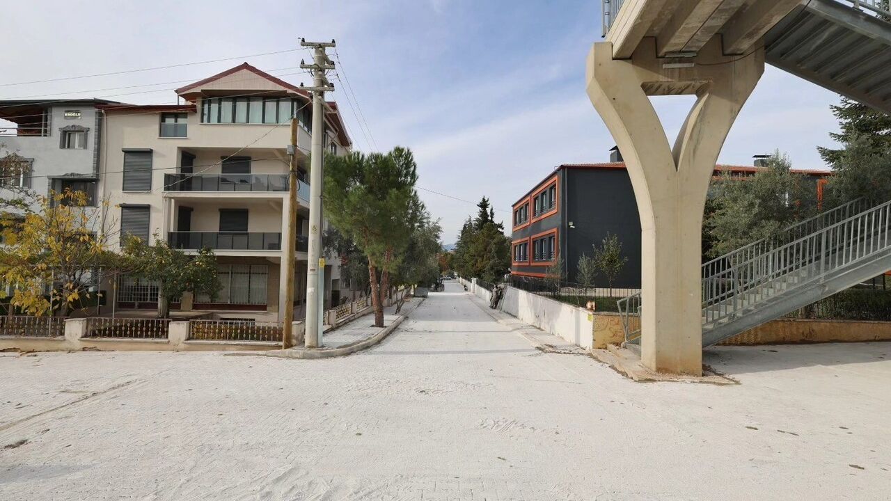 Tavas’ta alt ve üstyapı çalışmaları sürüyor: Samanlık Mahallesi'nde kilit parke tamamlandı