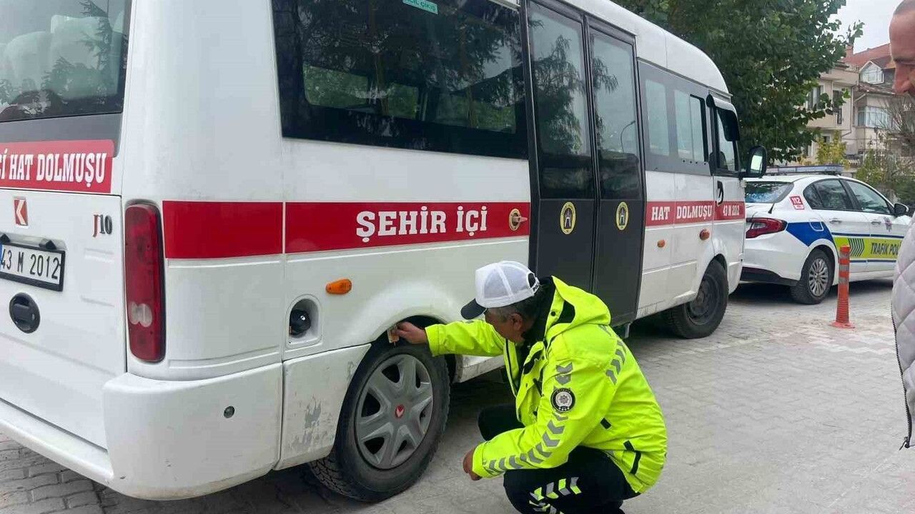 Tavşanlı’da kış lastiği denetimleri yükseldi: Toplu taşımada uyum yüksek