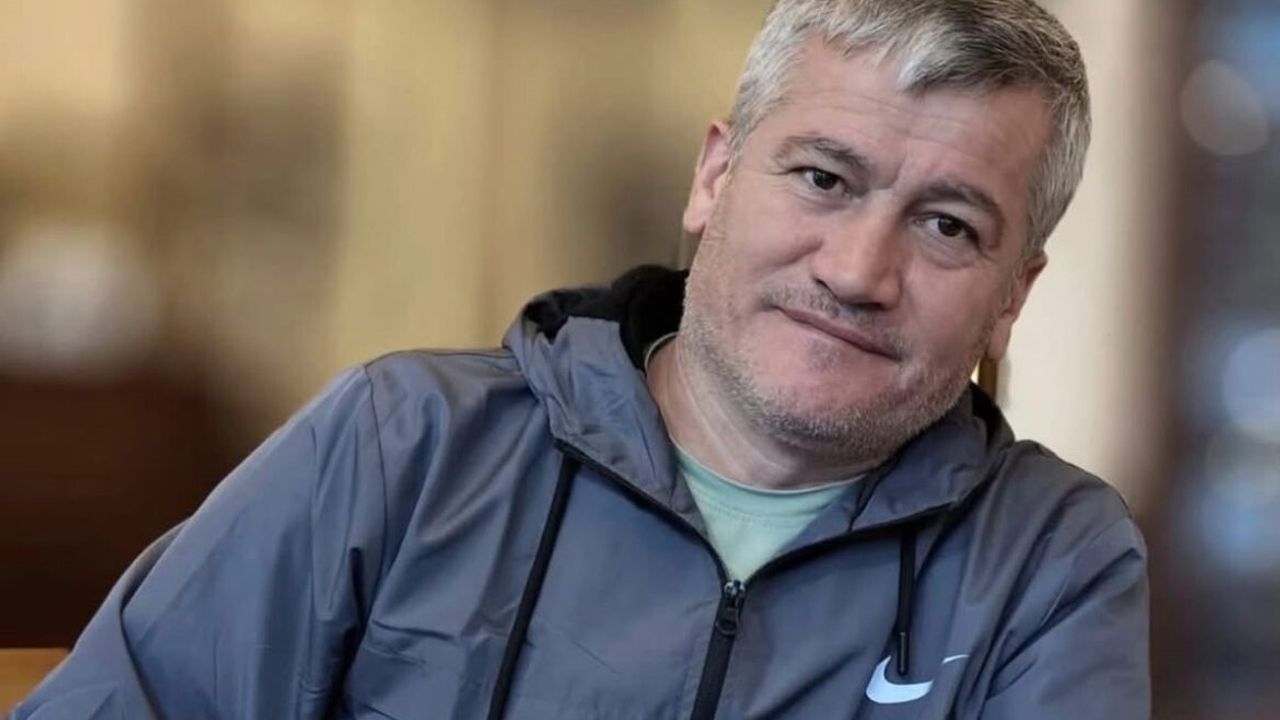 Tavşanlı’da Öğretmenler Günü töreninde şeref belgesi, trafik kazasında yaşamını yitiren öğretmenin oğluna verildi