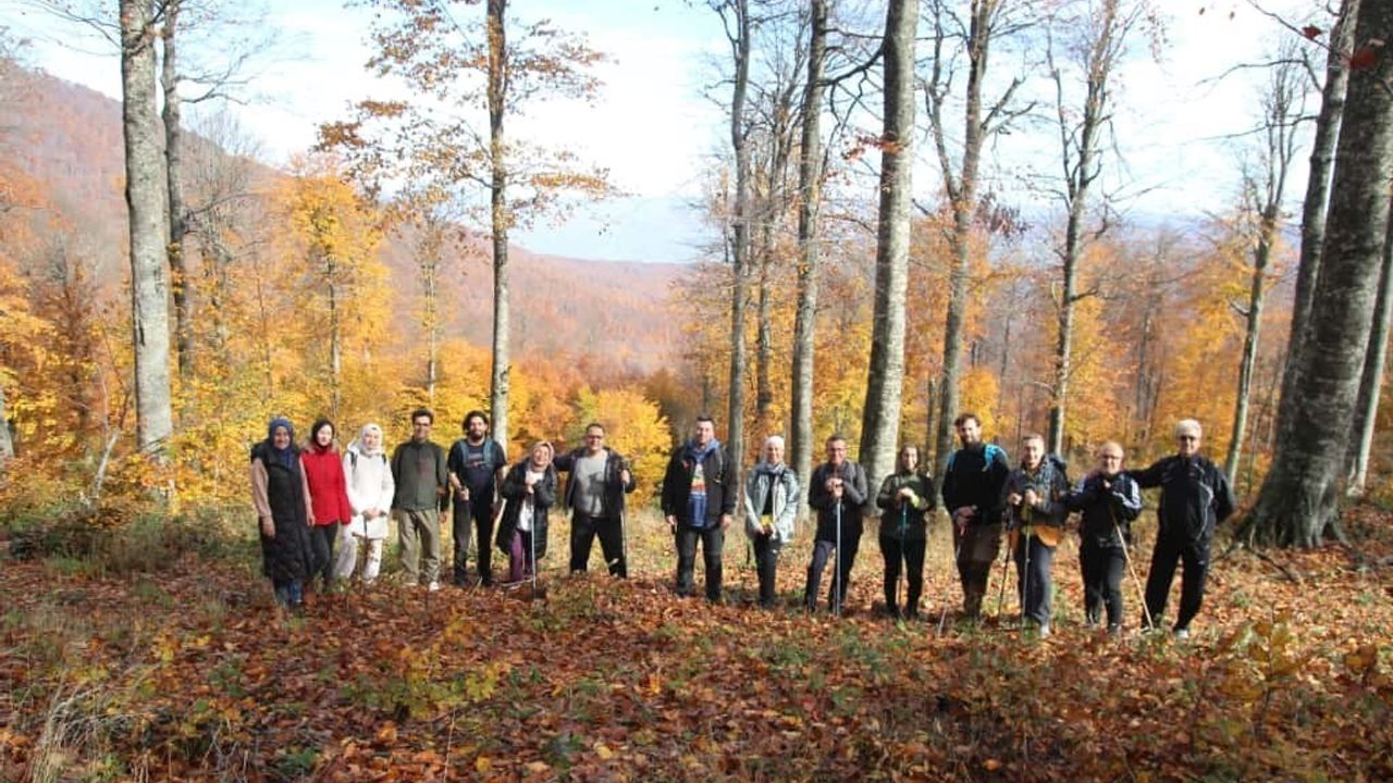 Tavşanlı Doğa Sporları Kulübü Domaniç Kocadağ’da 'Doğayı Koruyun' çağrısıyla yürüyüş düzenledi