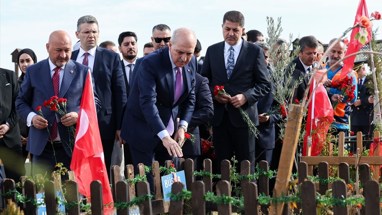 TBMM Başkanı Numan Kurtulmuş, Adıyaman Deprem Şehitleri Mezarlığı'nı Ziyaret Etti