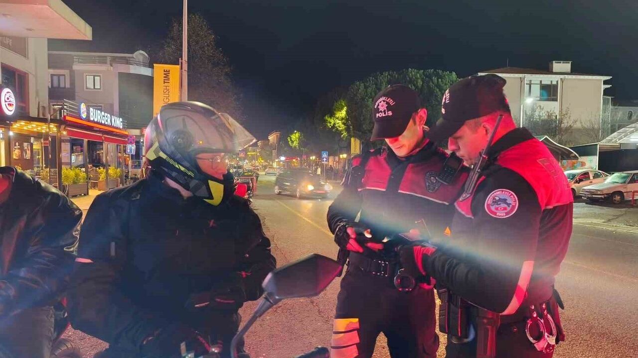 Tekirdağ'da Trafik Denetimleri Sıklaştırıldı: Süleymanpaşa Değirmenaltı'nda Kontrol Noktası Kuruldu