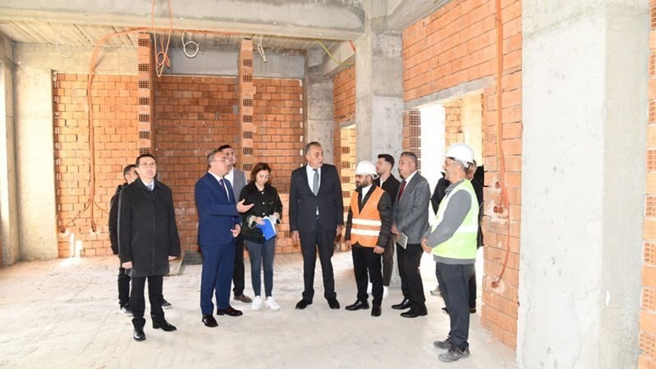 Tekirdağ Valisi Recep Soytürk Süleymanpaşa'daki eğitim yatırımlarını yerinde inceledi