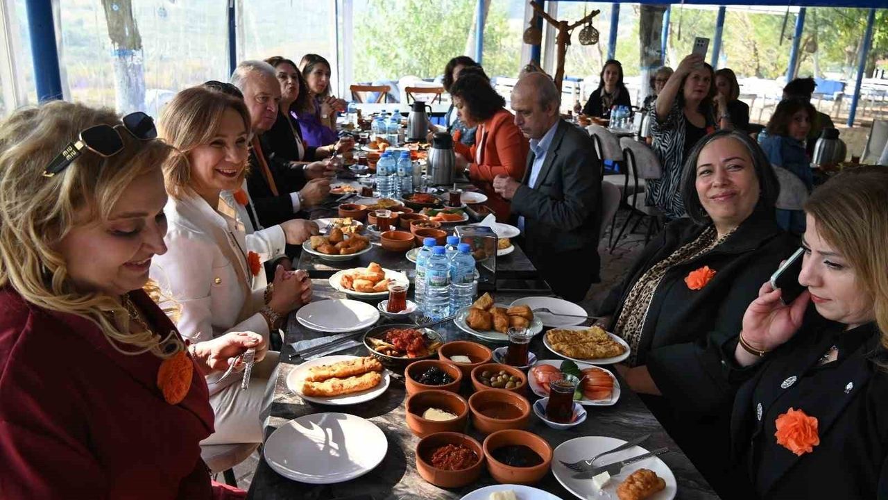 TOBB Manisa Kadın Girişimciler İcra Komitesi Turgutlu'da toplandı: Kadın girişimciliği ve farkındalık vurgusu
