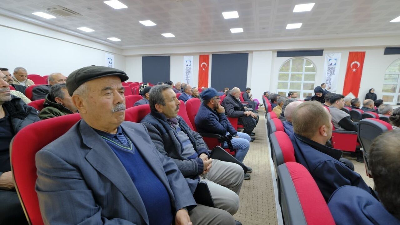 TOGÜ, Reşadiye’de sertifikalı yerli patates tohumluklarını dağıttı