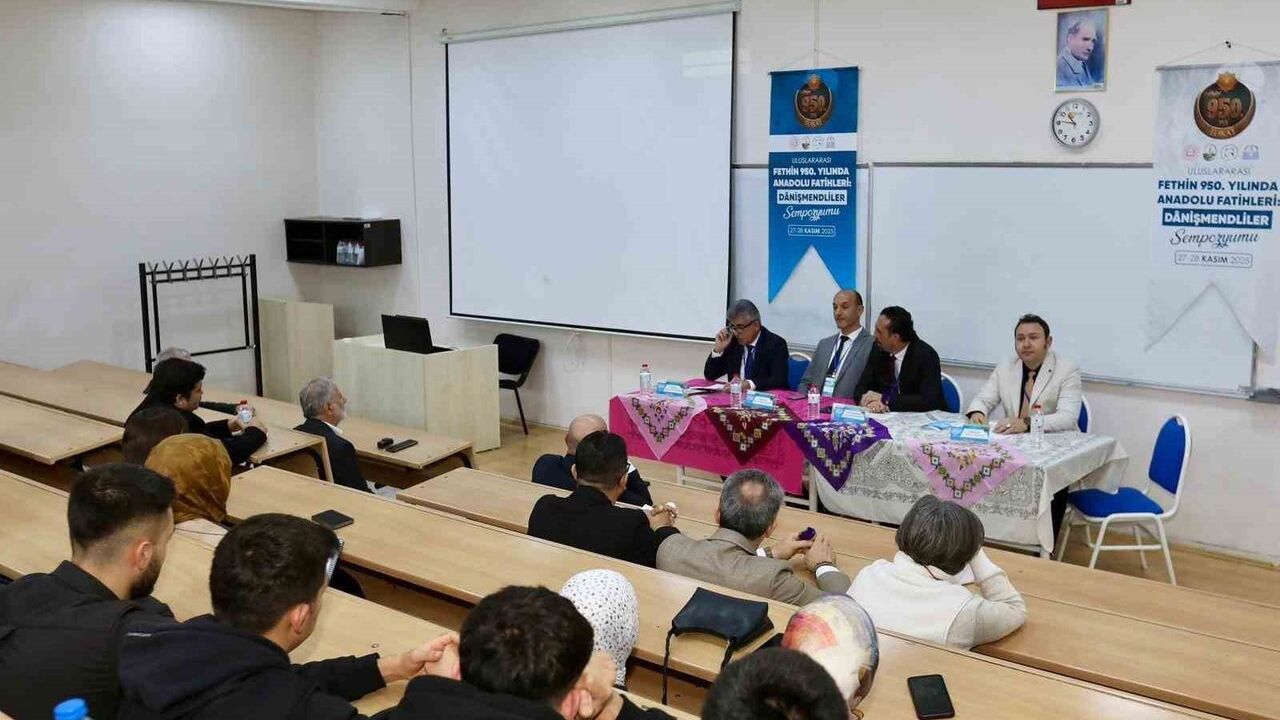 Tokat'ta 'Uluslararası Fethin 950. Yılında Anadolu Fatihleri: Danişmendliler Sempozyumu' başladı