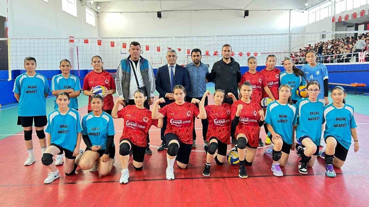 Tomarza'da 2. Küme Mahalli Lig Voleybol Müsabakaları tamamlandı