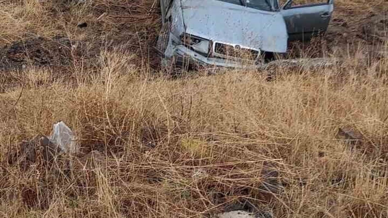 Tomarza'da otomobil boş araziye uçtu: 1 yaralı