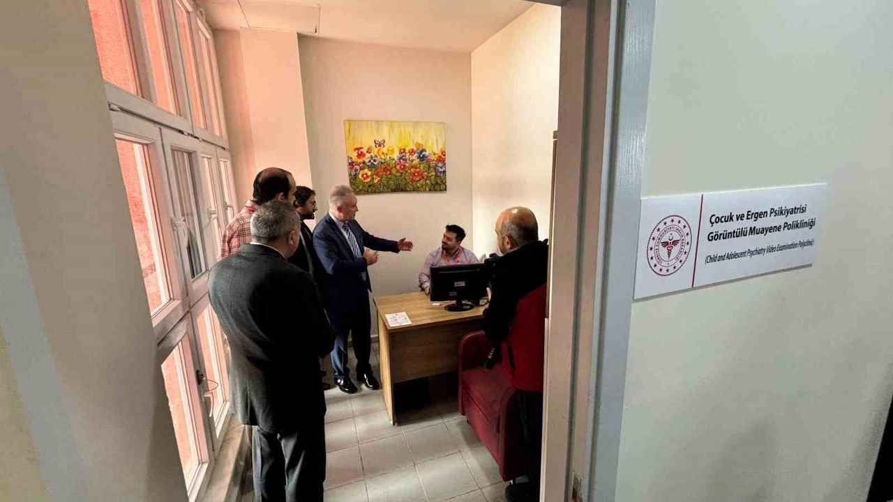 Trabzon Kanuni Eğitim ve Araştırma Hastanesi'nde 4 metrekarelik Online Görüşme Polikliniği açıldı