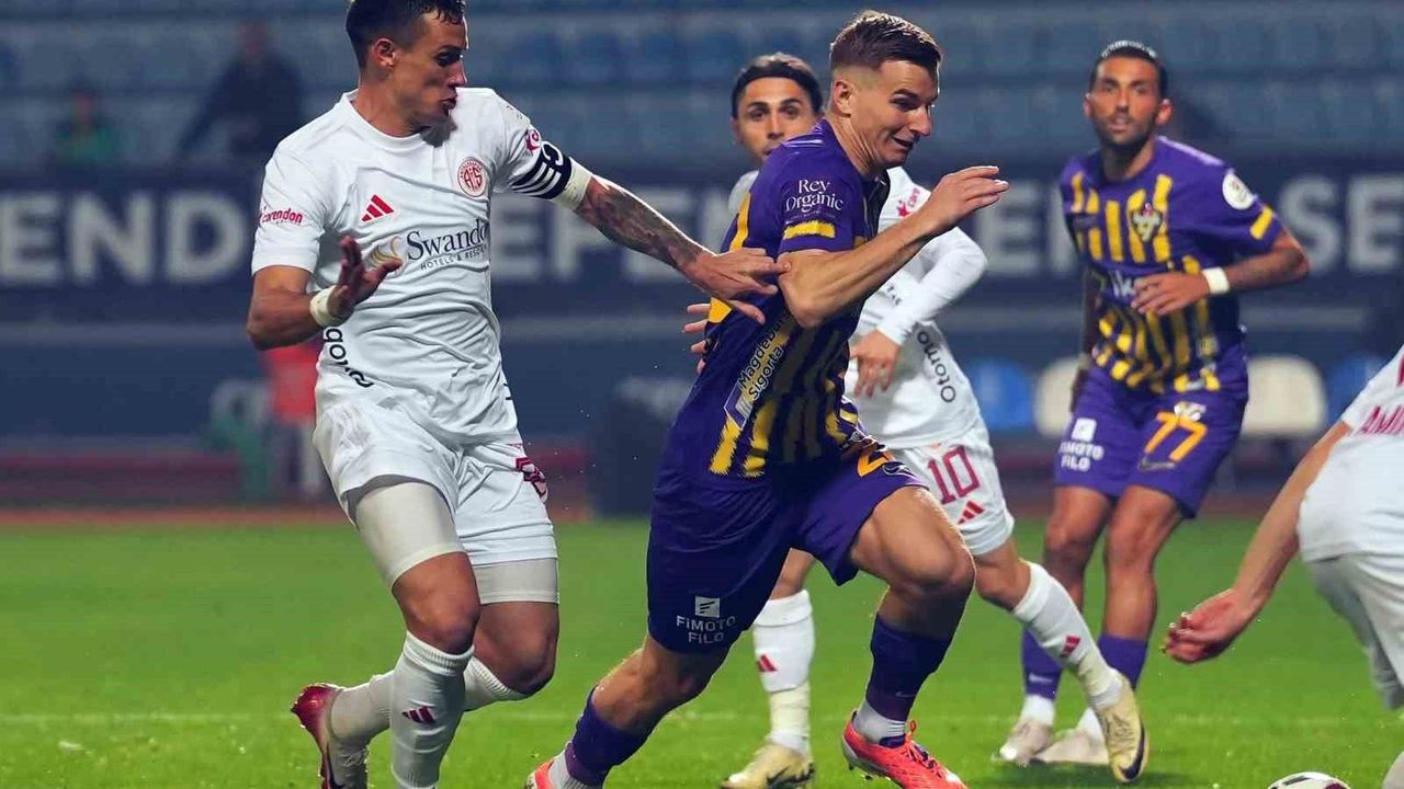 Trendyol Süper Lig 11. Hafta: Eyüpspor 0-0 Antalyaspor (15')