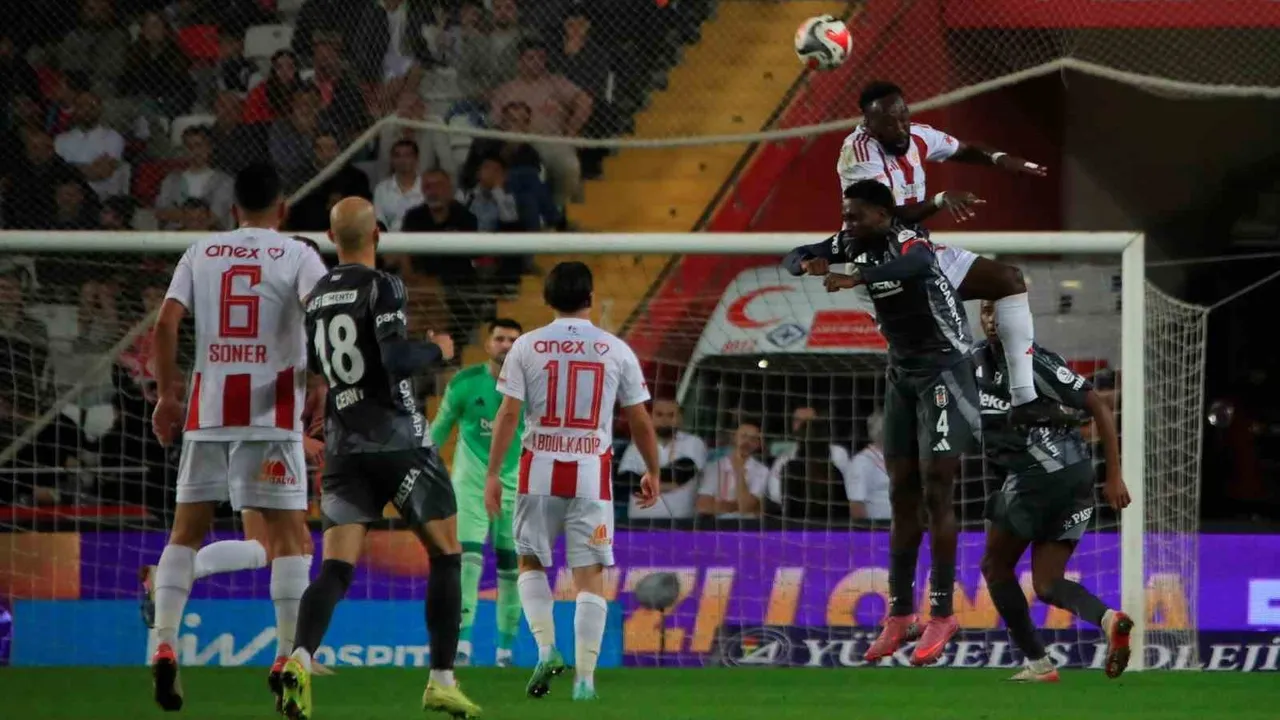 Trendyol Süper Lig 12. Hafta: Antalyaspor 0-2 Beşiktaş — İlk Yarı Özeti