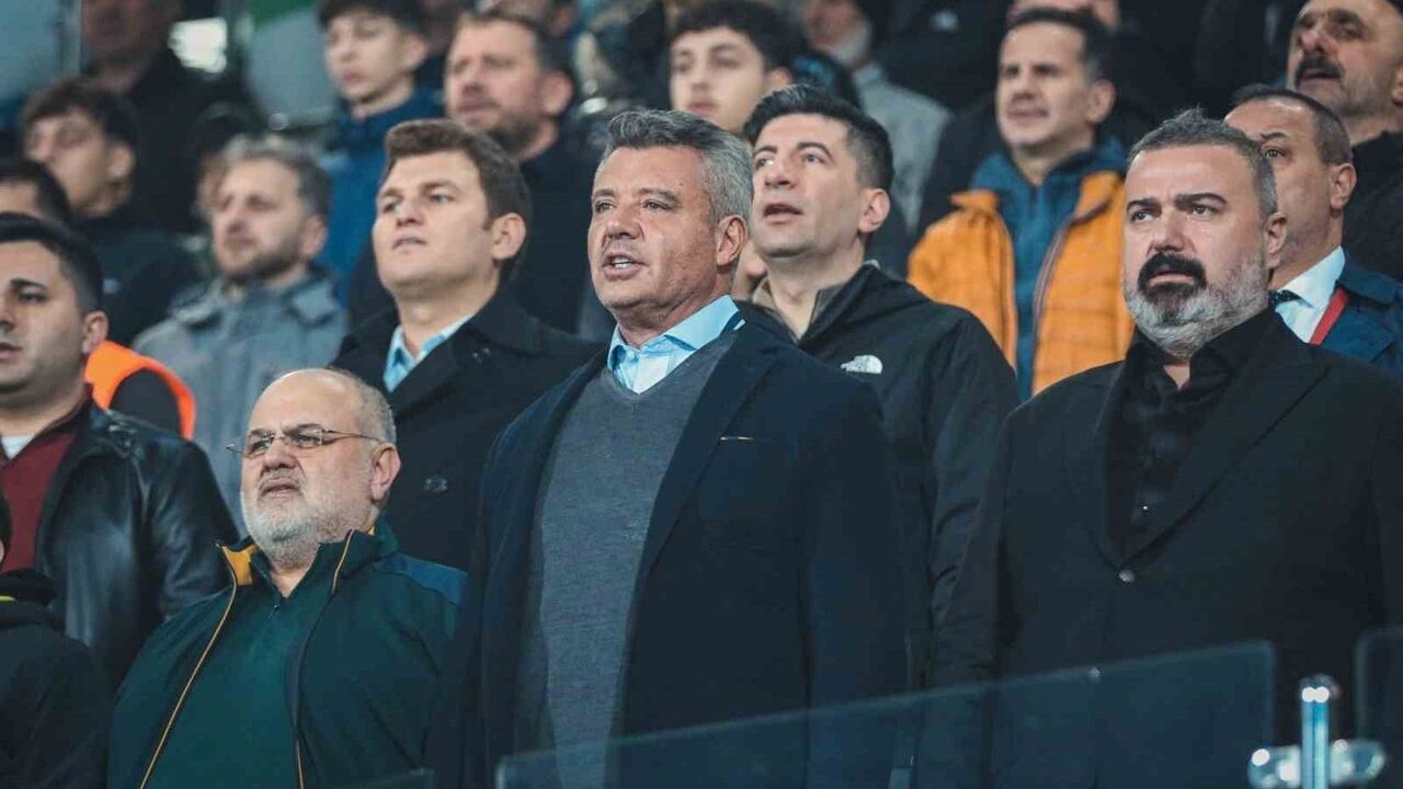 Trendyol Süper Lig 13. hafta: Çaykur Rizespor 2-0 Fenerbahçe — 15. dakikada ev sahibi önde