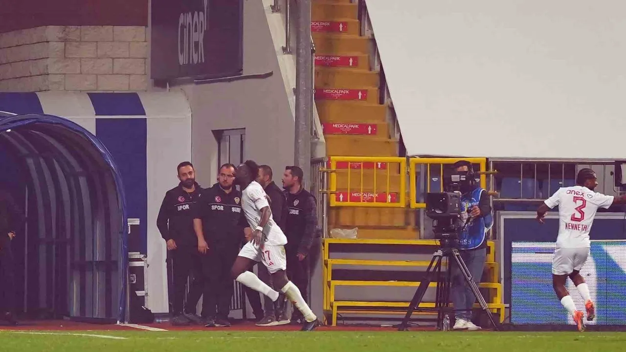 Trendyol Süper Lig: Eyüpspor 0-1 Antalyaspor — Yohan Boli'nin golü maçın tek skoru
