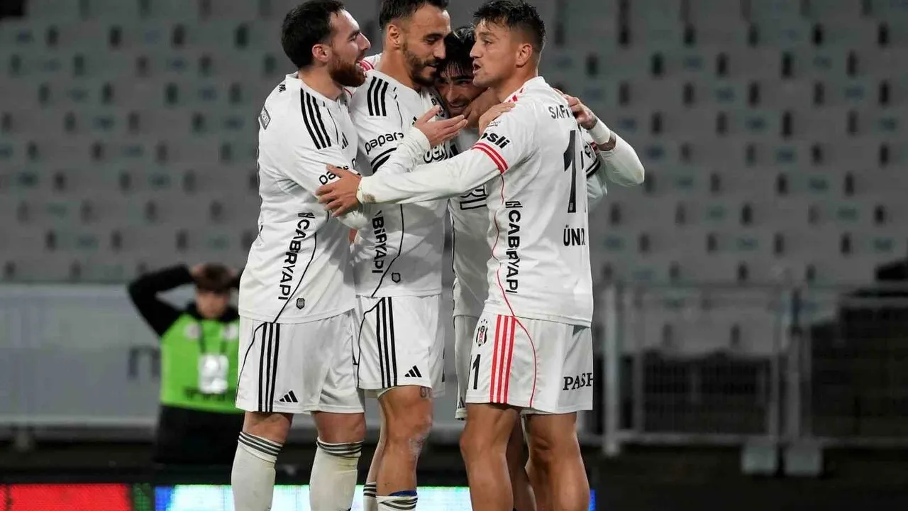 Trendyol Süper Lig: Fatih Karagümrük 0-1 Beşiktaş (İlk Yarı)