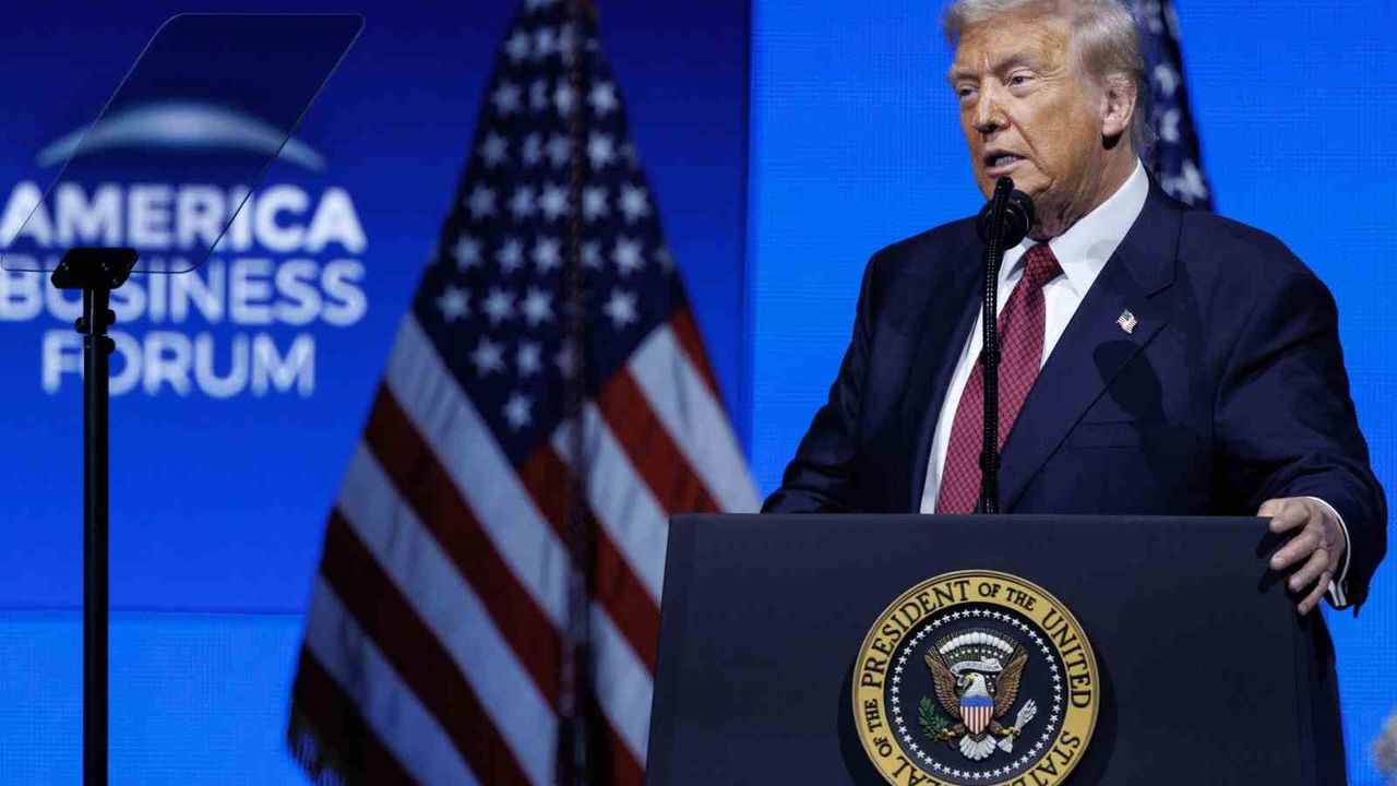 Trump: Amerikalılar 'komünizm ve sağduyu' arasında seçim yapmak zorunda