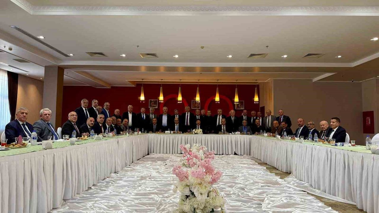 TŞOF Danışma Kurulu Toplantısı Afyonkarahisar'da: Esnafın Sorunları ve Çözüm Önerileri Masaya Yatırıldı