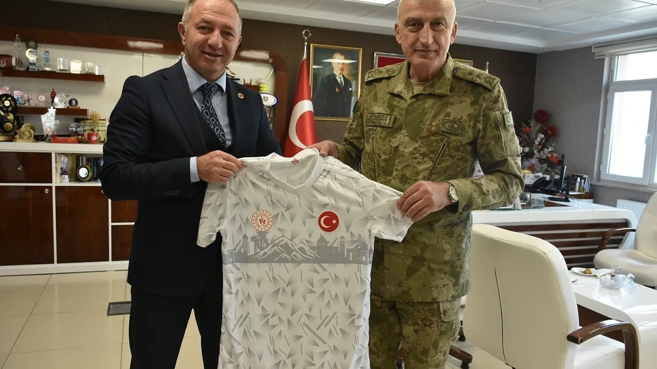 Tümgeneral Osman Akyıldız Erzurum Gençlik ve Spor İl Müdürlüğünü Ziyaret Etti