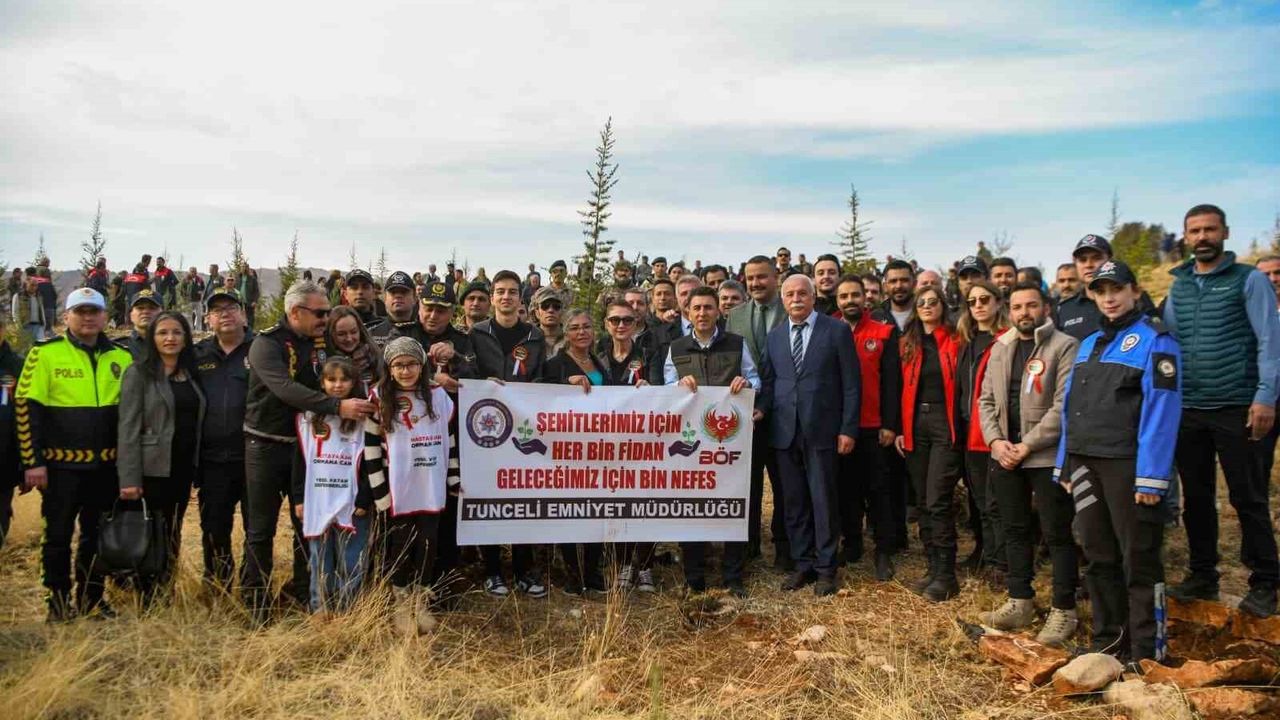 Tunceli'de 11 Kasım Milli Ağaçlandırma Günü'nde 3 bin fidan toprakla buluştu