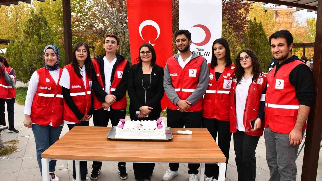 Tunceli'de Kızılay Haftası: Bilinçlendirme ve Dayanışma Etkinlikleri Yoğun Katılımla Gerçekleştirildi