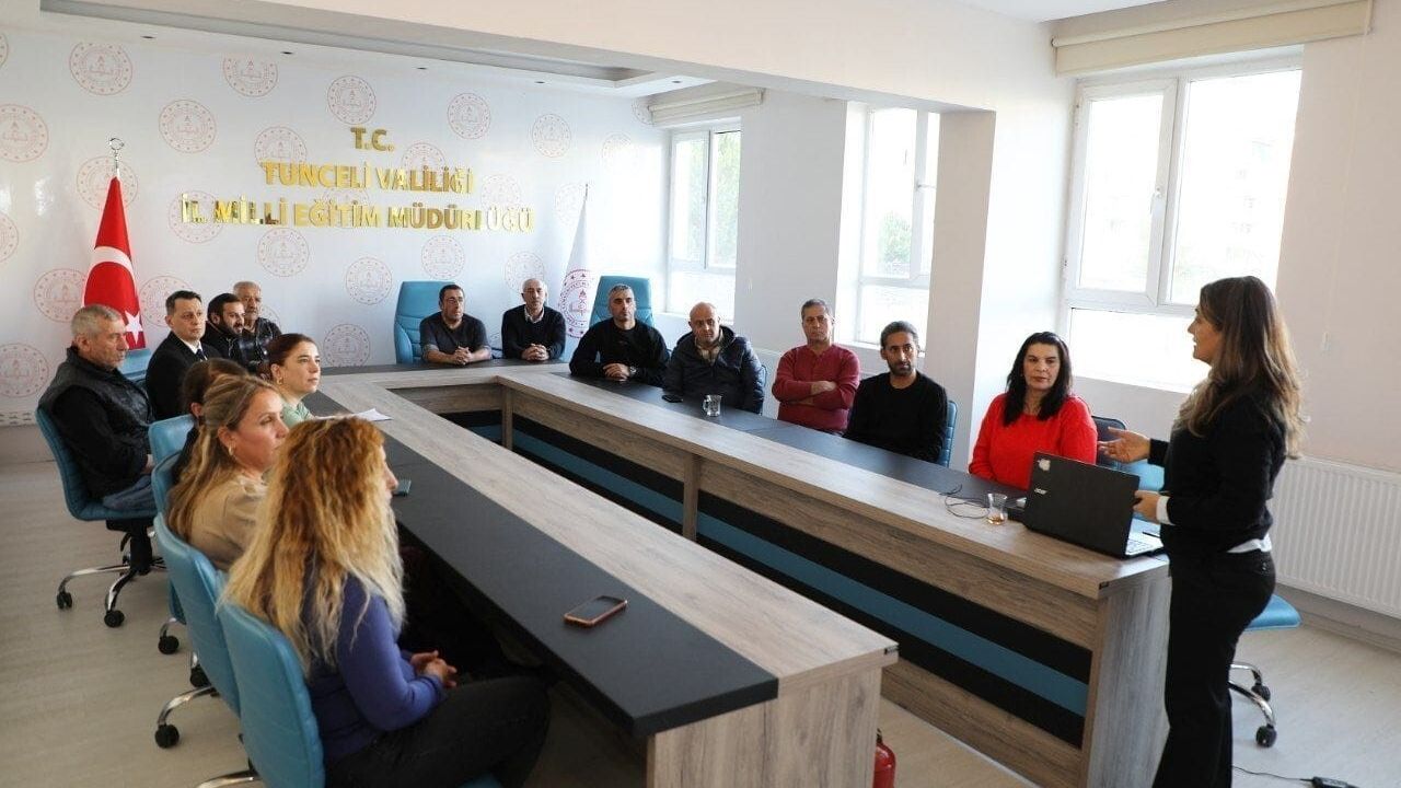 Tunceli’de MEB personeline 'Temel Afet Bilinci Eğitimi' verildi