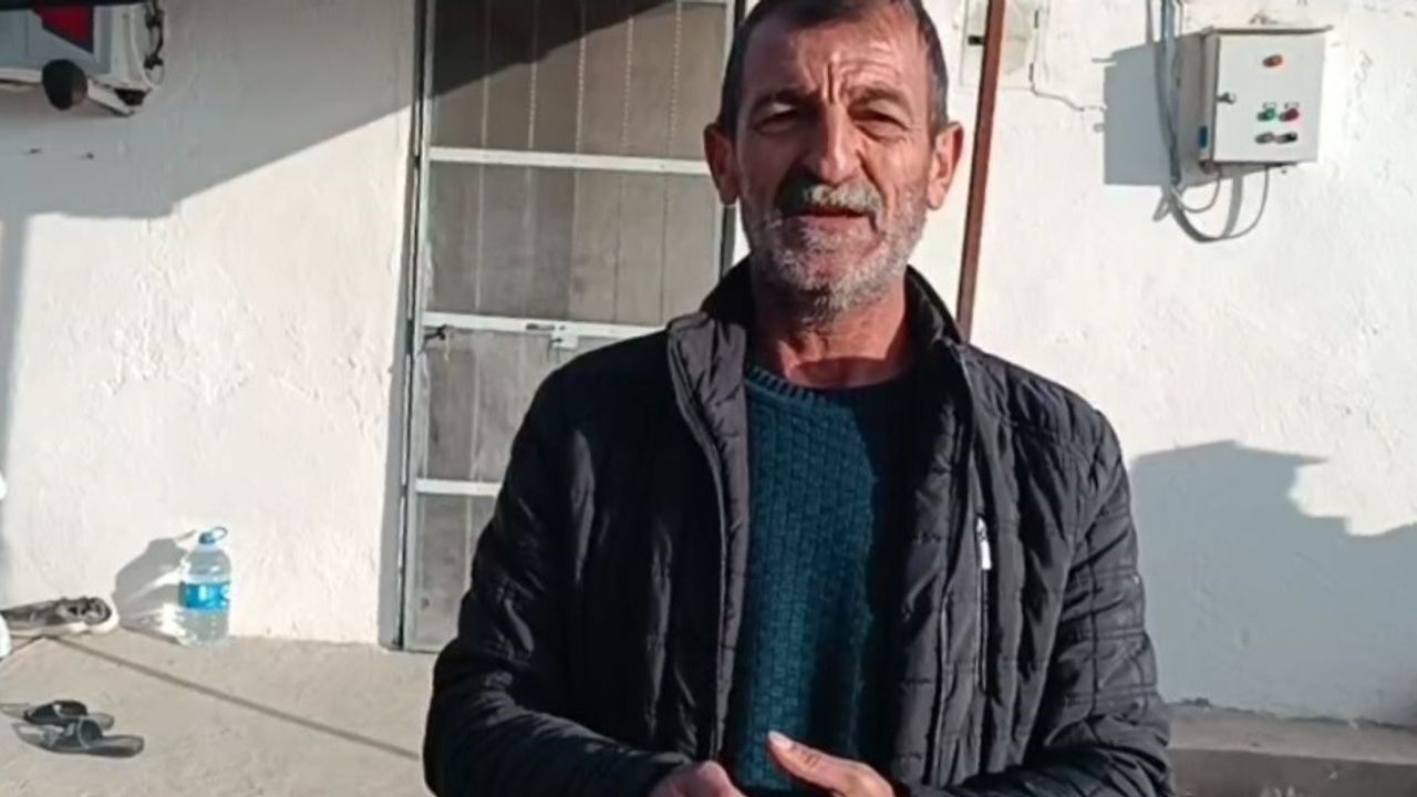 Tunceli Ulukale'de Emekli Öğretmen Erkan Aslan'ın Engerek Yılanlarıyla Sıcakkanlı Diyaloğu