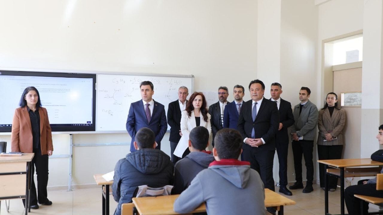 Tunceli Valisi Şefik Aygöl, Atatürk Mesleki ve Teknik Anadolu Lisesi'ni Ziyaret Etti