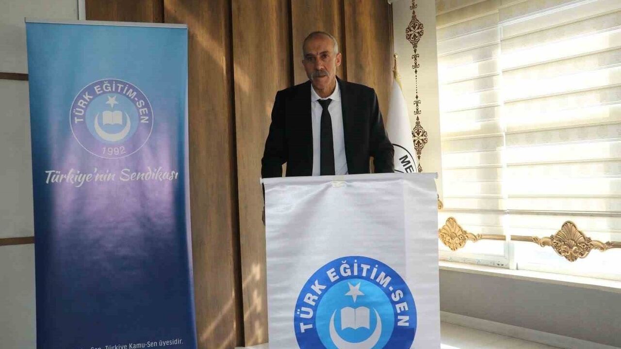 Türk Eğitim Sen Diyarbakır Şubesi 8. Olağan Genel Kurulu Yapıldı: Ahmet Bürhan Yeniden Başkan