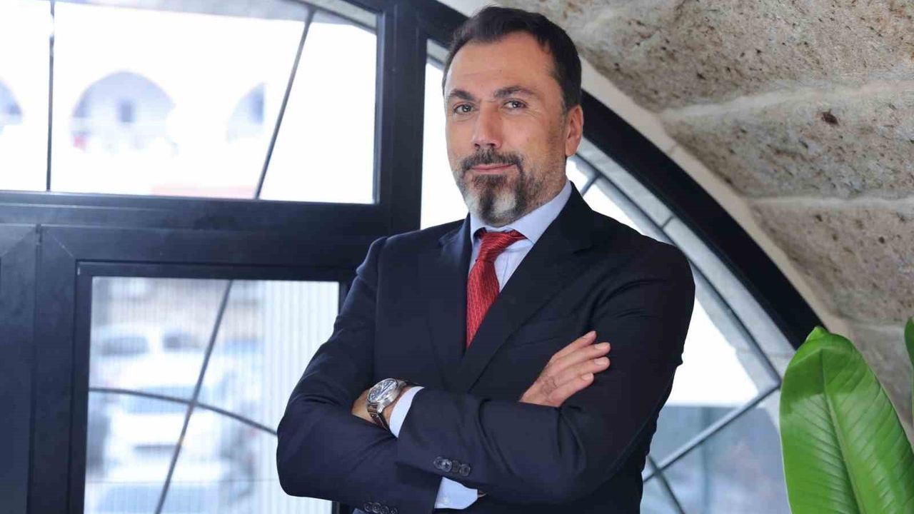 Türkiye'de altın rekor kırdı; gümüş yatırımcıların yeni tercihi haline geldi