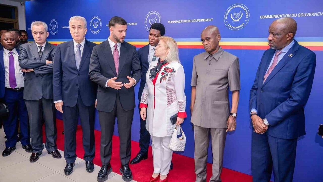 Türkiye'den Kongo'ya 1 milyar dolarlık yatırım: Havalimanı, güneş enerjisi ve su altyapısı anlaşması Kinşasa'da imzalandı