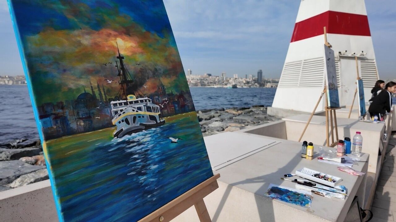 Tuval İstanbul etkinliği: 34 öğretmen Kız Kulesi'nden İstanbul manzaralarını resmetti