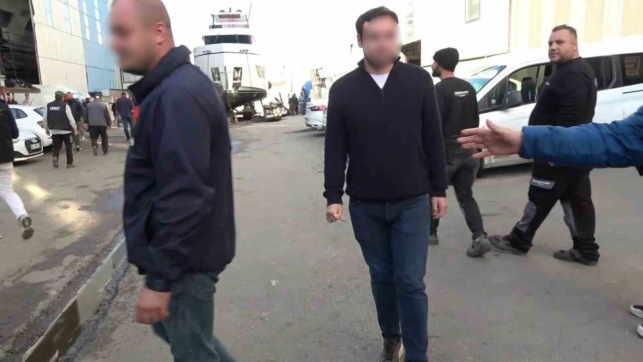 Tuzla'da Mengiyay Yachts tersanesinde kaynak kıvılcımlarından çıkan yangın kontrol altına alındı