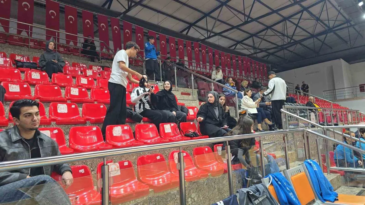 TVF Erkekler 1. Ligi: Düzce Belediyesi Spor Akademisi evinde 3-0 galip