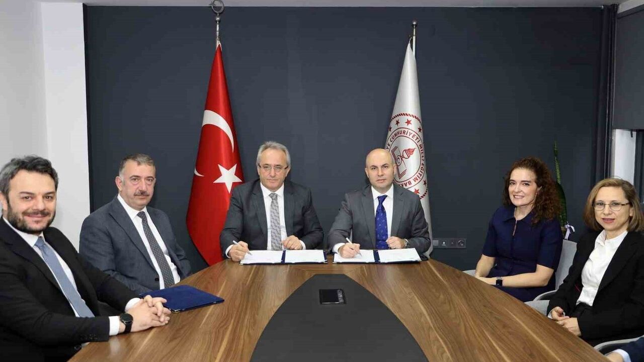 UEDAŞ ile Bursa İl Millî Eğitim Müdürlüğü arasında mesleki eğitim iş birliği protokolü