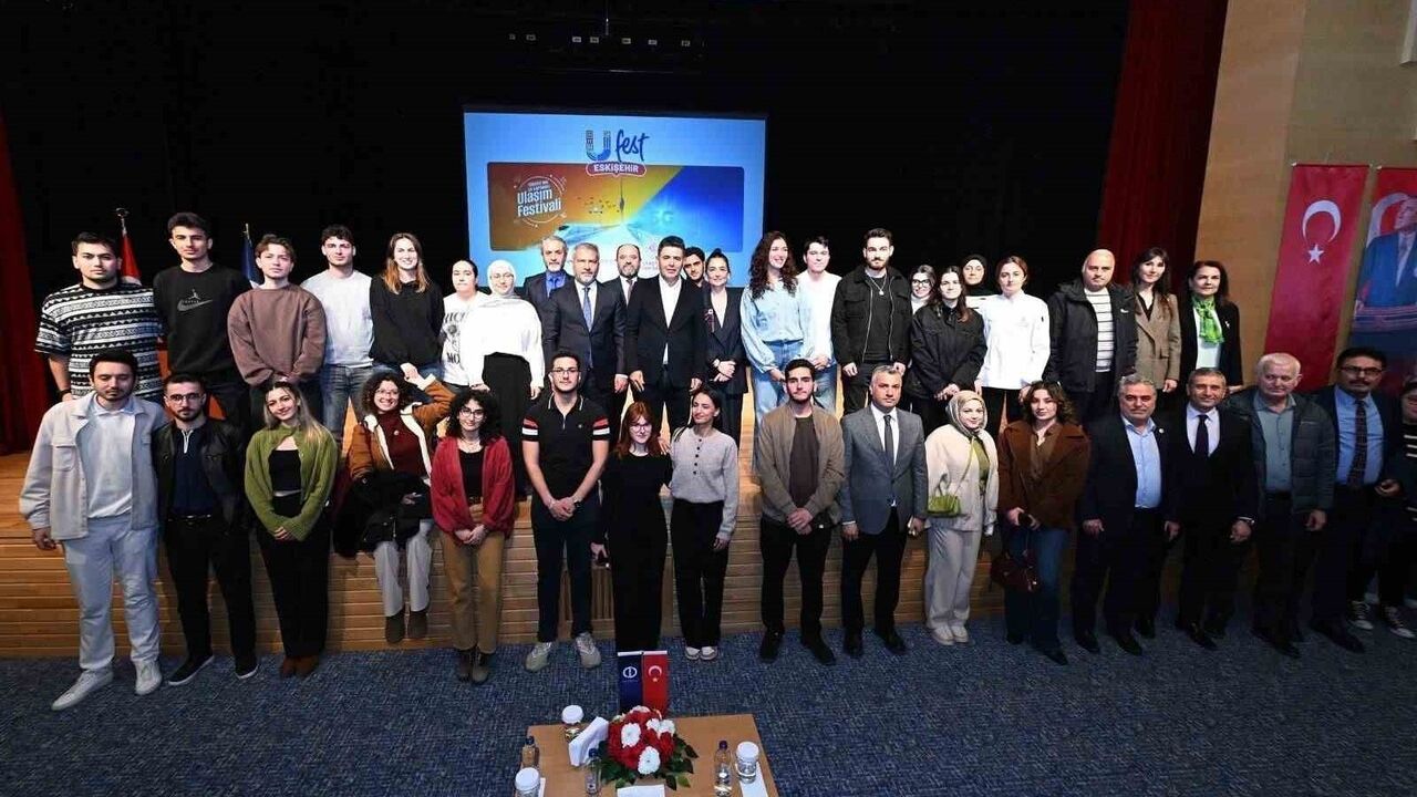 Ufest Gençlik Festivali Anadolu Üniversitesi'nde 'Türkiye Yüzyılında Ulaştırma' konferansıyla sona erdi