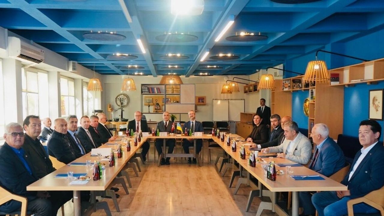 Ukrayna Büyükelçisi Nariman Dzhelialov Eskişehir Sanayi Odası’nı Ziyaret Etti