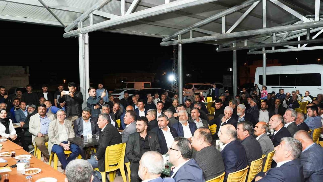 Umut Yılmaz Kızıkhamurkesen Mahallesi'nde halk buluşmasında altyapı ve hizmet taleplerini yerinde değerlendirdi